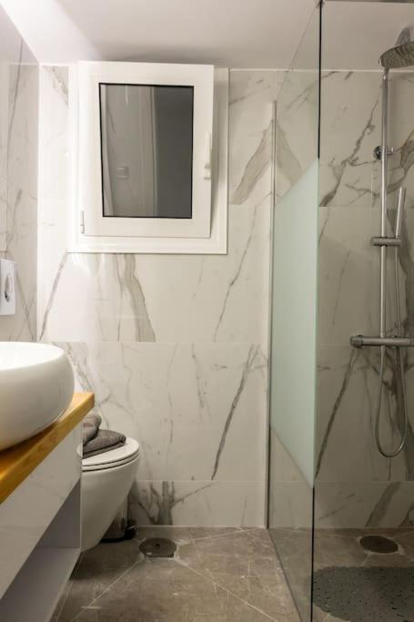 The Golden Home 1 Пирей Экстерьер фото